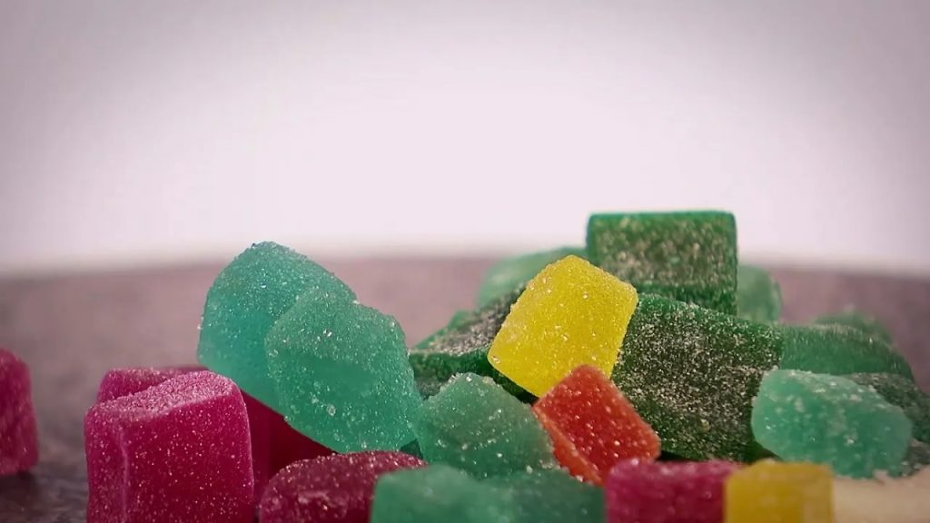 How long do HHC gummies take to kick in?